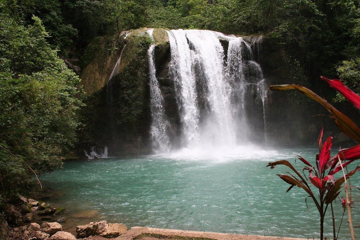 Saut-Mathurine, Camp Perrin, Haïti Saut-Mathurine, Camp Perrin, Haïti